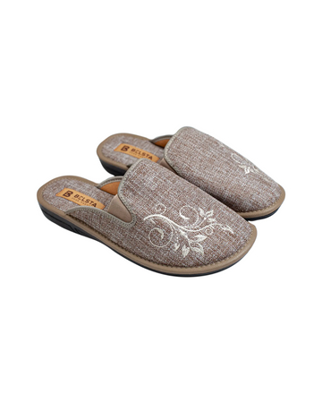 Slippers with decorative embroidery
