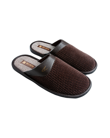 Papuci bărbătești BELSTA, închiși, din velur maro, cu inserție din eco-piele și logo-ul fabricii